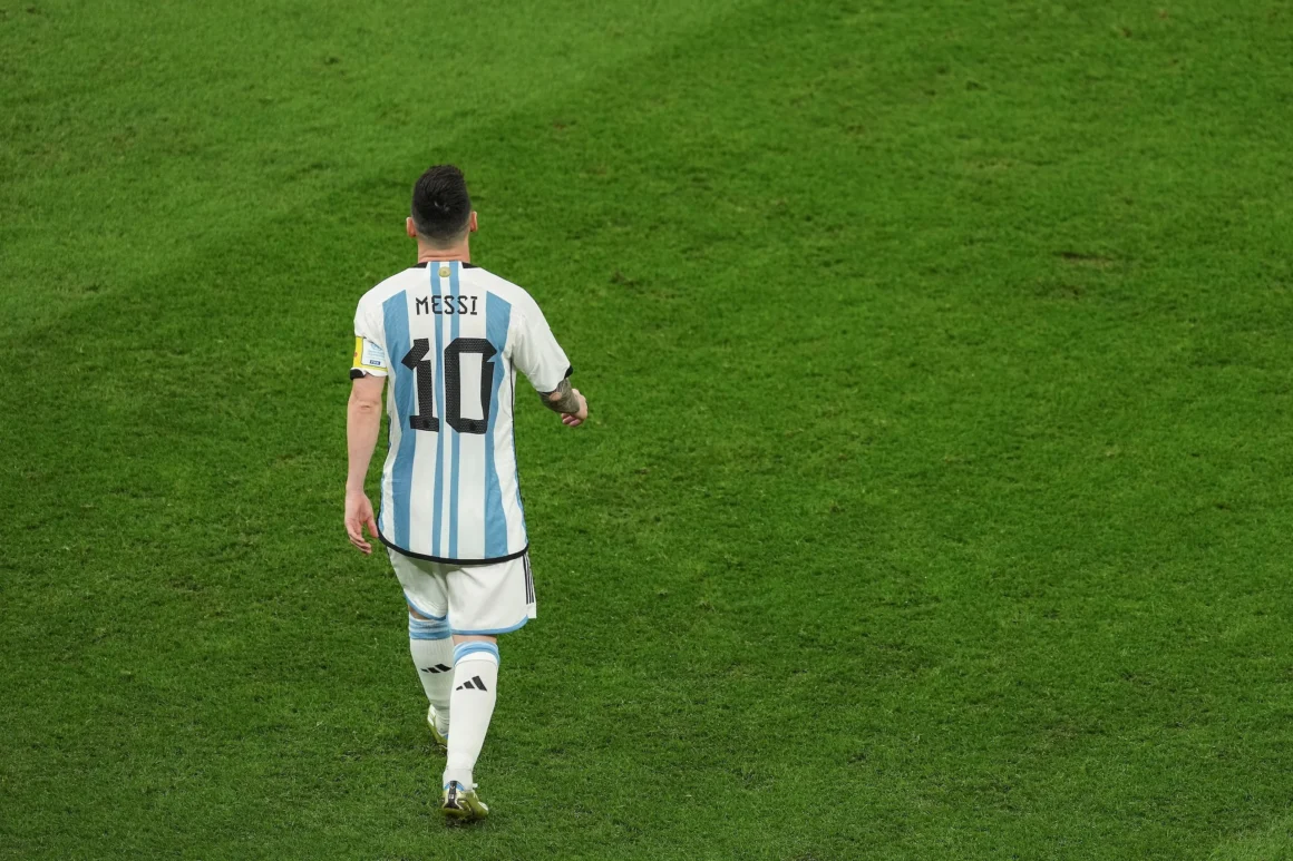 Messi മെസിയുടെ മാസ്റ്റർക്ലാസ്; ഇംഗ്ലണ്ടിനെ മറികടന്ന് അർജന്റീനയുടെ സ്വപ്നക്കുതിപ്പ് തുടർന്നു