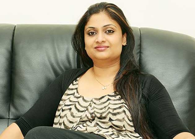 geethu mohandas അഞ്ചാം വയസ്സിൽ ക്യാമറയ്ക്ക് മുന്നിൽ; ഇന്ന് 600 കോടിയുടെ സിനിമയ്ക്ക് പിന്നിൽ: ഗീതു മോഹൻദാസിന്റെ വേറിട്ട യാത്ര